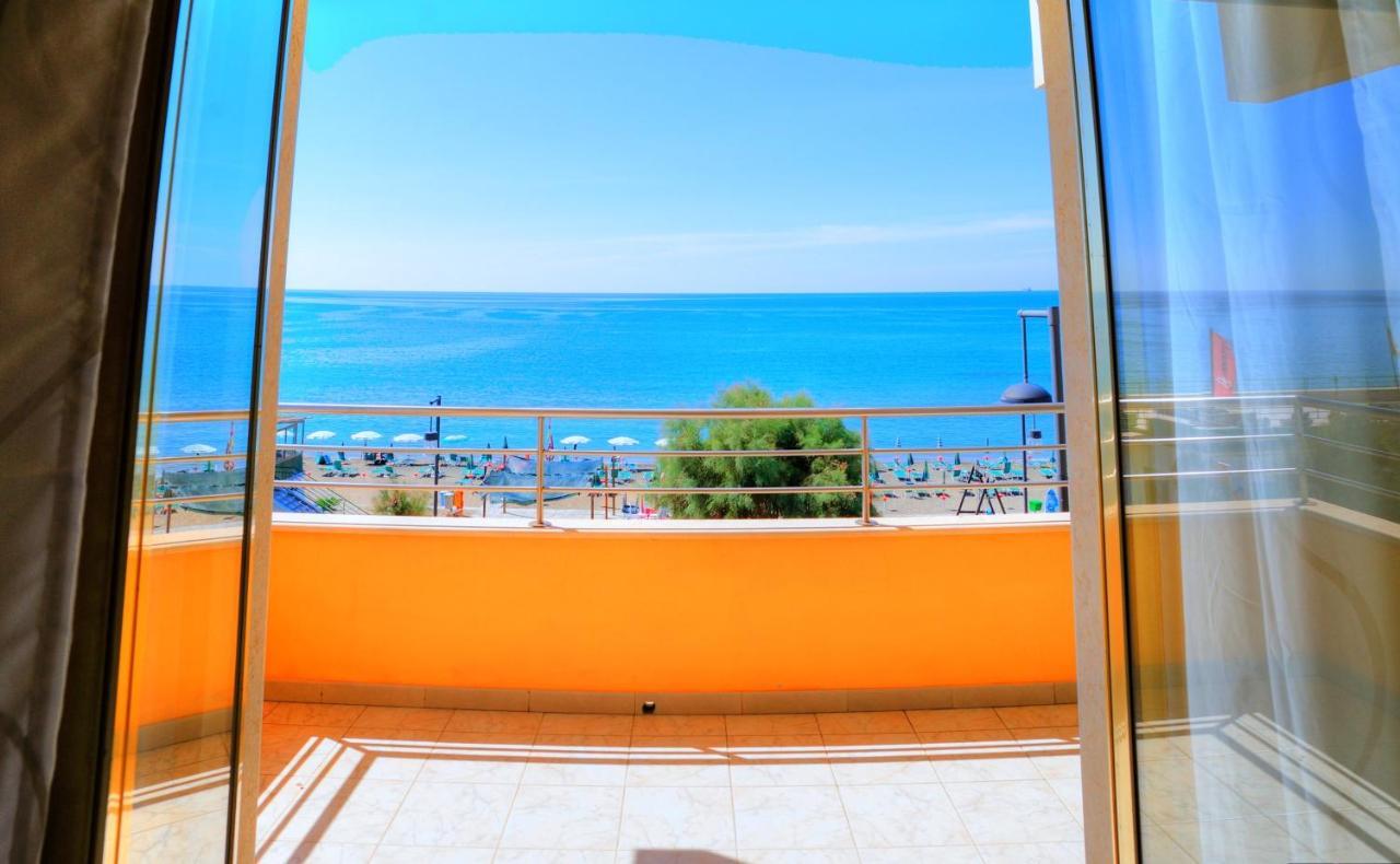 Hotel Panoramico Scauri  Exteriör bild